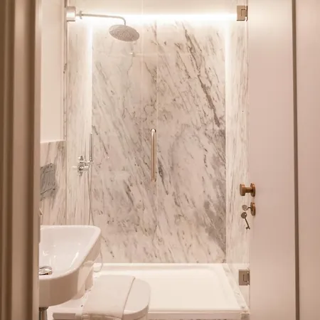 Flh Downtown Modern Art Flat Lägenhet